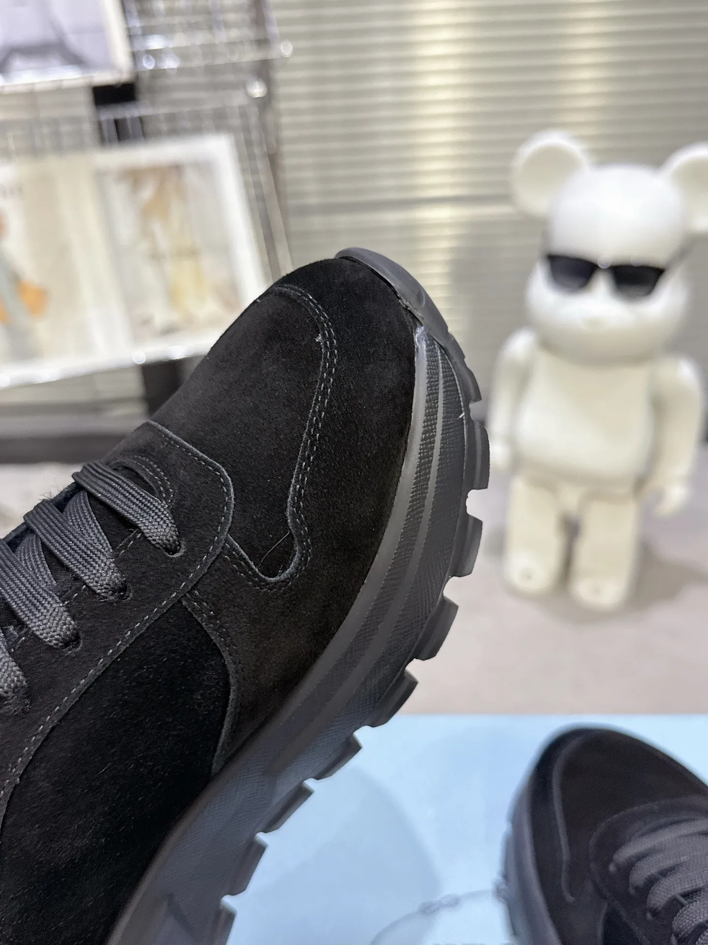 【PRADA】P: 660💰Couple style▪️Size: Women’s 35-40⚛Size: Men’s 39-44(45 customized) 2025 𝐬𝐬Prada’s new product, coming with strength! ❣️Many Internet celebrities have the same style, fashionable and versatile nice items, original shoes are developed and purchased from Italian counters, and are reproduced 1:1 according to the original taste. This year’s theme is not to be defined, embodying texture through simplicity💛From thick-soled sneakers to zigzag short boots to 2025 flat shoes, everything reveals a sure-fire momentum... It combines gentleness and handsomeness, the finishing touch for women❤️ Wear-resistant and ultra-light two-color outsole.